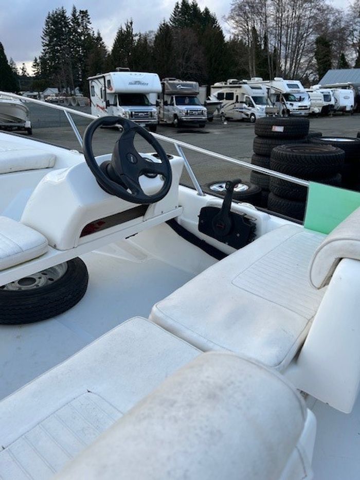 2005 BOSTON WHALER 130 SPORT Photo 4 of 5