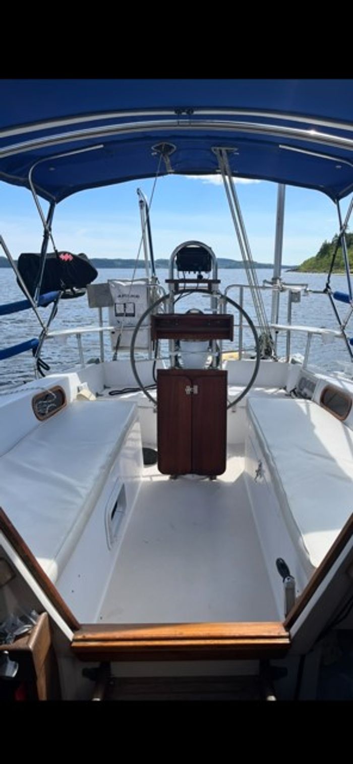 1990 Catalina 36 Tall Rig Photo 2 of 16