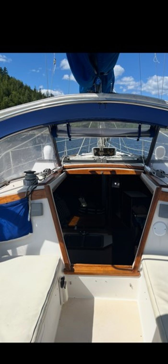 1990 Catalina 36 Tall Rig Photo 4 of 16
