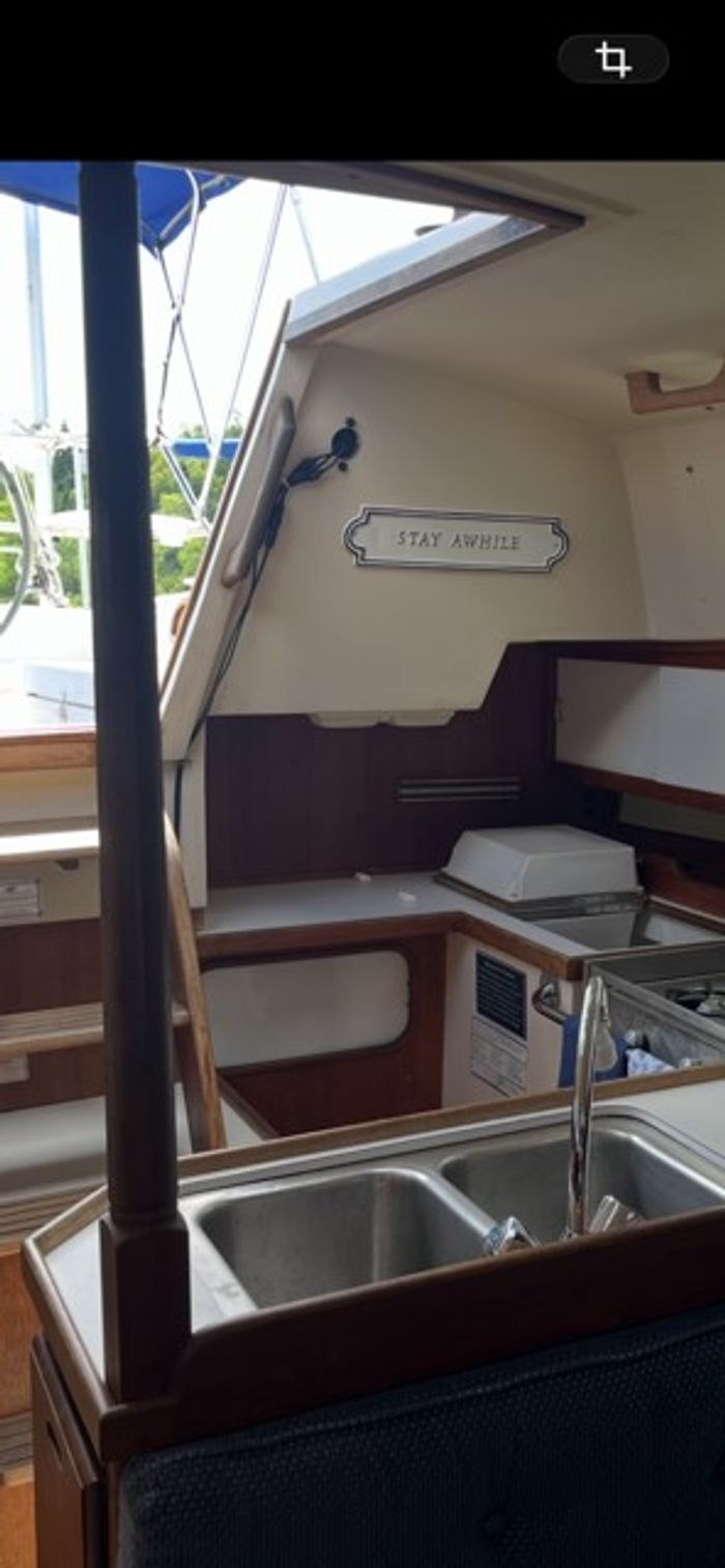 1990 Catalina 36 Tall Rig Photo 14 of 16