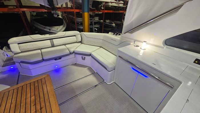 2023 Regal LS 36 Bowrider Photo 9 sur 18