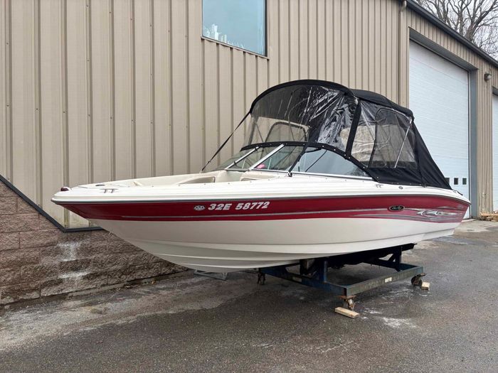 2004 Sea Ray 185 BR SPORT Photo 1 sur 18