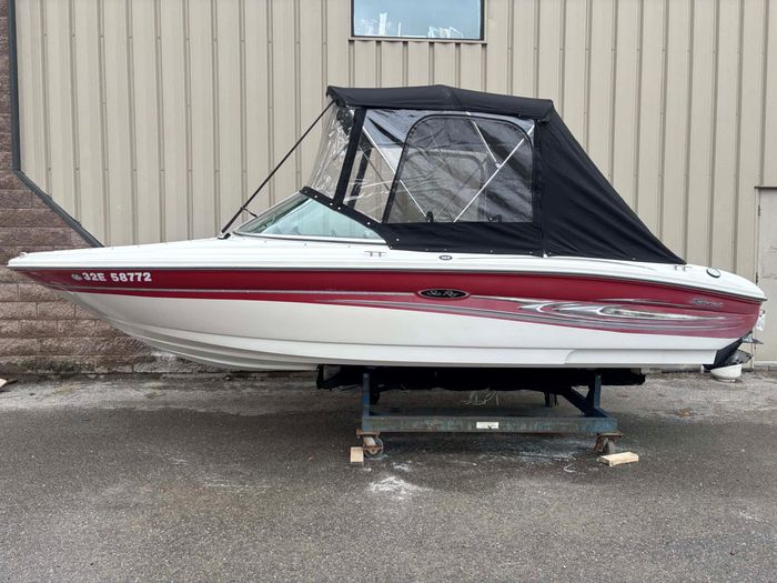 2004 Sea Ray 185 BR SPORT Photo 12 sur 18