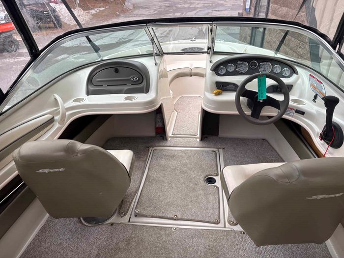 2004 Sea Ray 185 BR SPORT Photo 18 sur 18