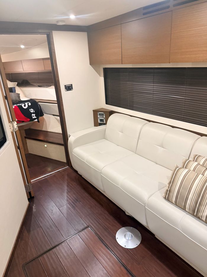 2013 Sea Ray 410 Sundancer Photo 10 of 16