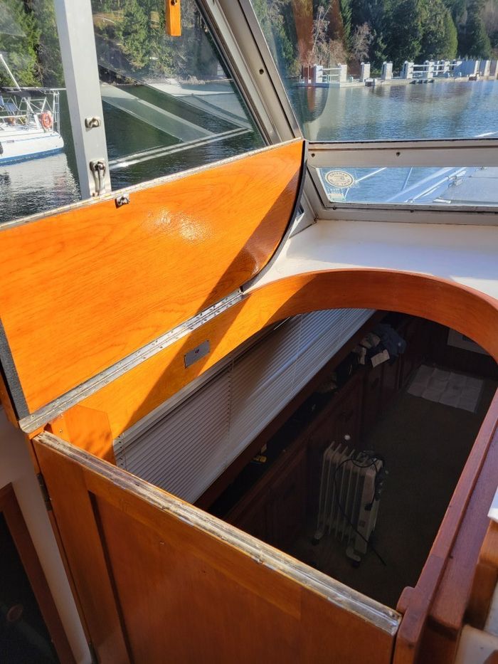 1977 Pacemaker 40 Motor Yacht Photo 14 of 38