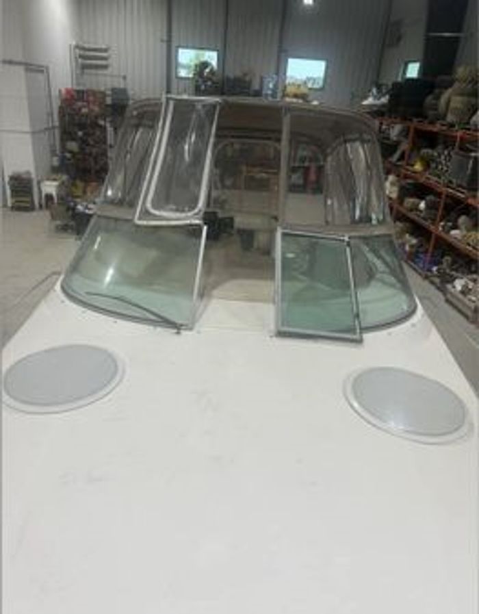 1998 Cruisers Yachts 3175 Photo 6 of 38