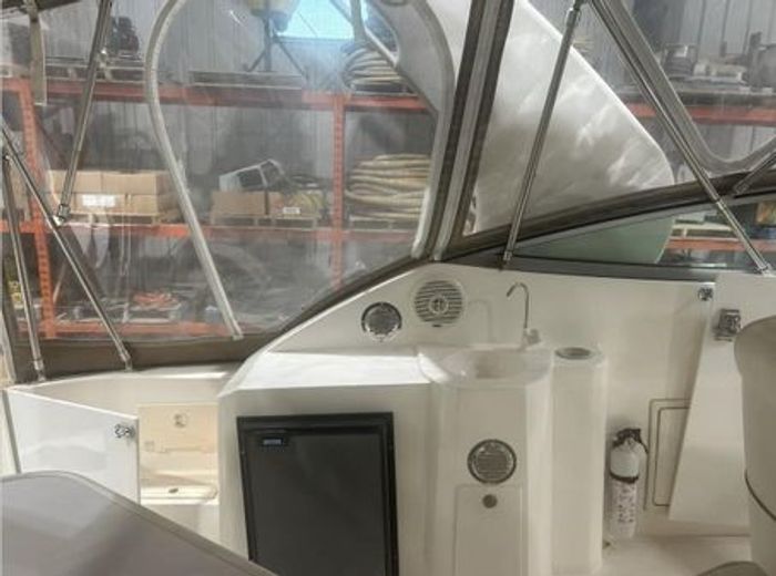 1998 Cruisers Yachts 3175 Photo 7 of 38