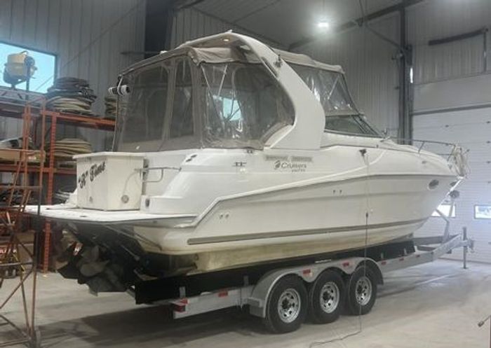 1998 Cruisers Yachts 3175 Photo 4 of 38