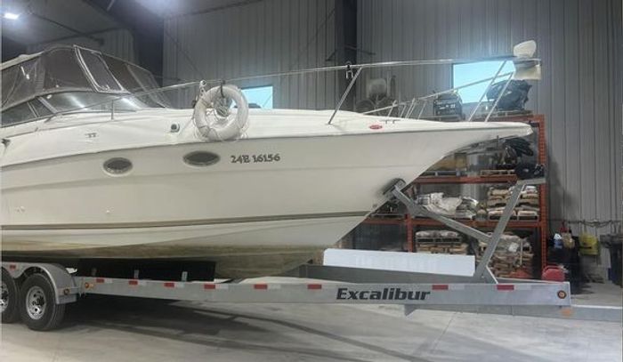 1998 Cruisers Yachts 3175 Photo 3 of 38