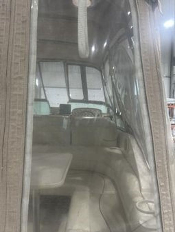 1998 Cruisers Yachts 3175 Photo 11 of 38