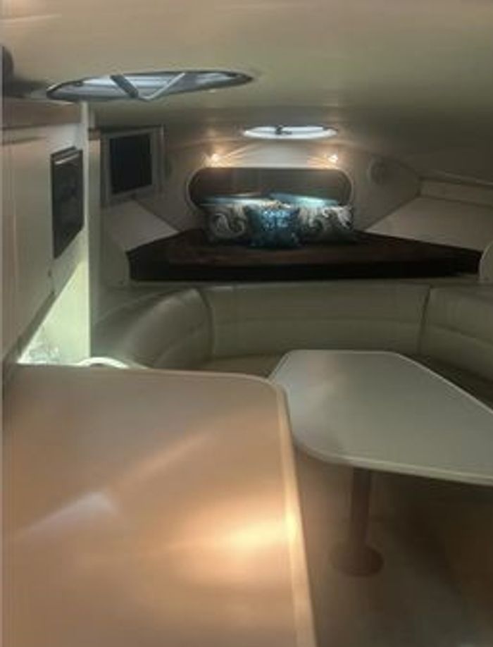 1998 Cruisers Yachts 3175 Photo 19 of 38