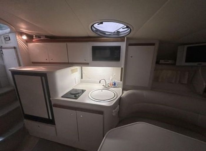 1998 Cruisers Yachts 3175 Photo 20 of 38