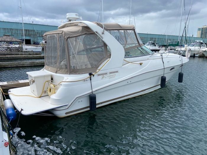 1998 Cruisers Yachts 3175 Photo 1 of 38