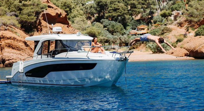 2026 Beneteau Antares 9 OB Photo 4 of 8