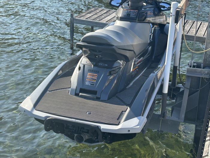 2012 Yamaha FX Cruiser SVHO Photo 5 of 7