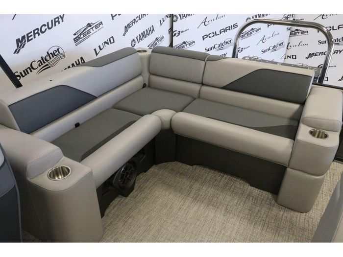 2025 Avalon VENTURE 2385 ELW 3 QUILLES + MERCURY 150 HP Photo 9 sur 18