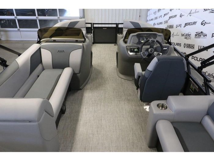 2025 Avalon VENTURE 2385 ELW 3 QUILLES + MERCURY 150 HP Photo 6 sur 18