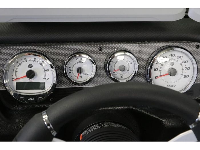 2026 Lund 1975 Pro-V Sport + MERCURY 225 HP & remorque Photo 16 sur 30