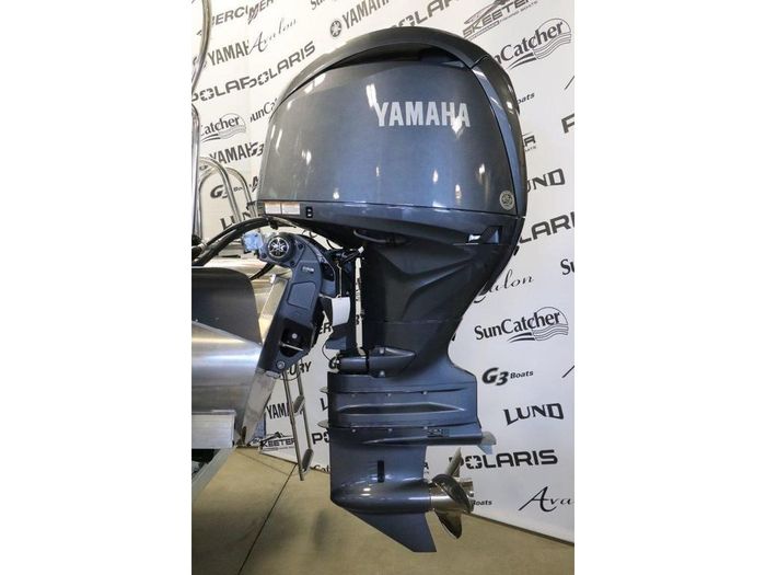 2023 Trifecta 24 UL CS + YAMAHA 150 HP Photo 19 sur 23