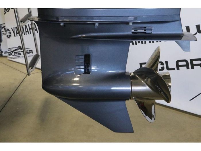 2023 Trifecta 24 UL CS + YAMAHA 150 HP Photo 20 sur 23