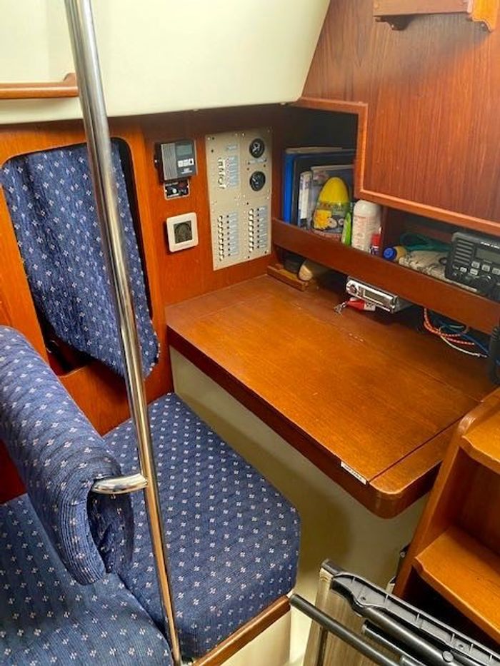 1984 CS Yachts 33 Photo 5 of 13