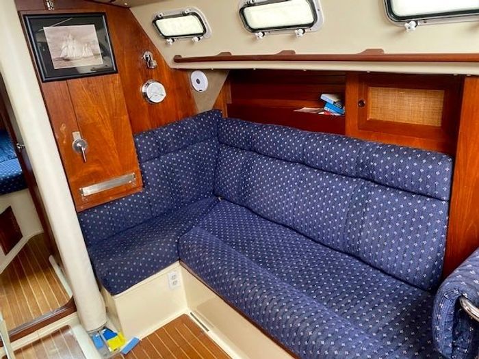 1984 CS Yachts 33 Photo 6 of 13
