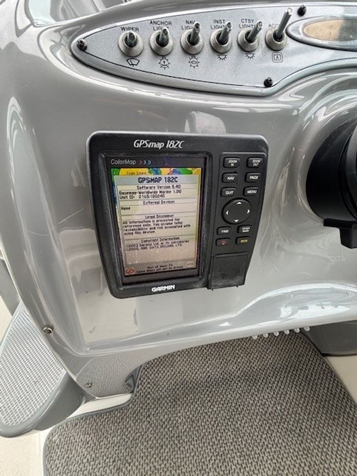 2004 Maxum 2500 SE Photo 9 sur 29