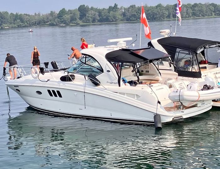 2012 Sea Ray 390 Photo 3 of 42