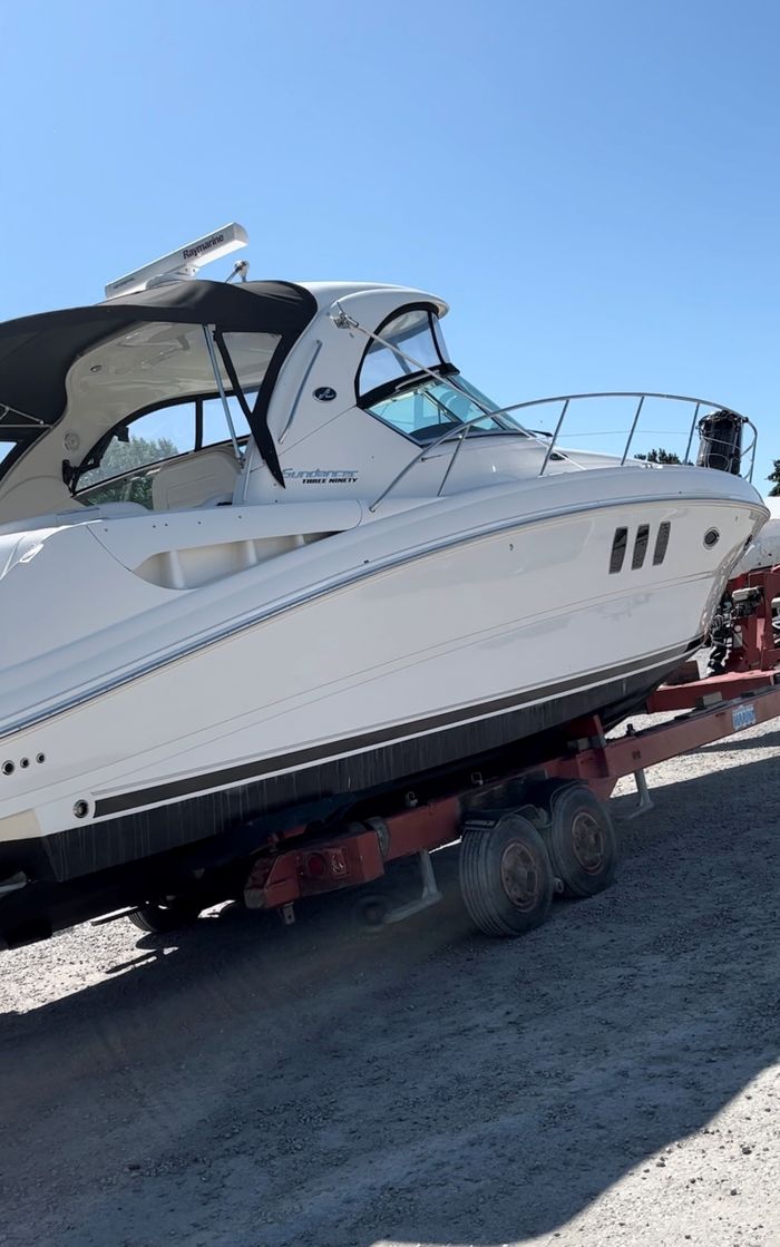 2012 Sea Ray 390 Photo 4 of 42