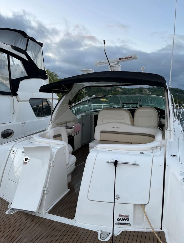 2012 Sea Ray 390 Photo 13 of 42