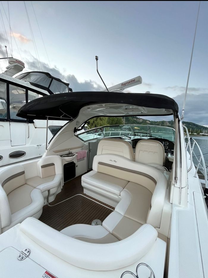 2012 Sea Ray 390 Photo 15 of 42