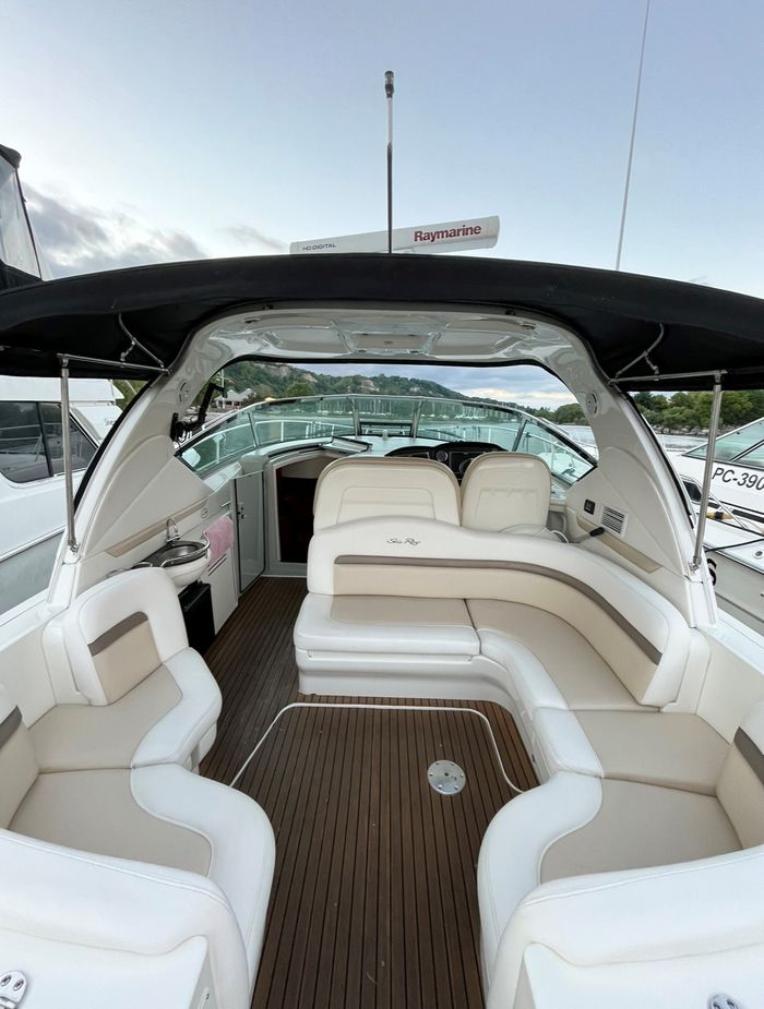 2012 Sea Ray 390 Photo 16 of 42