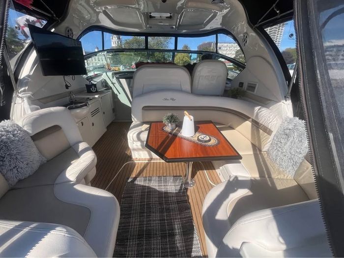 2012 Sea Ray 390 Photo 18 of 42