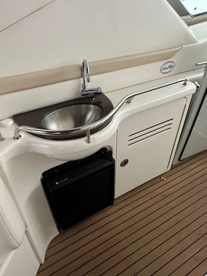 2012 Sea Ray 390 Photo 20 of 42