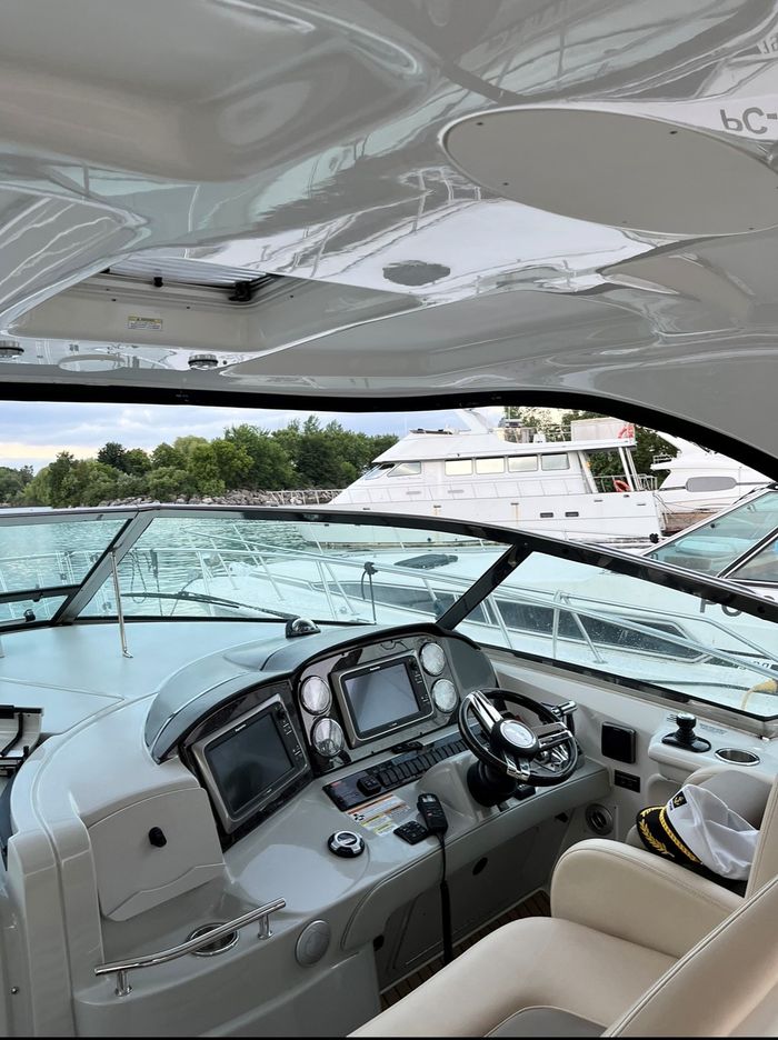 2012 Sea Ray 390 Photo 21 of 42