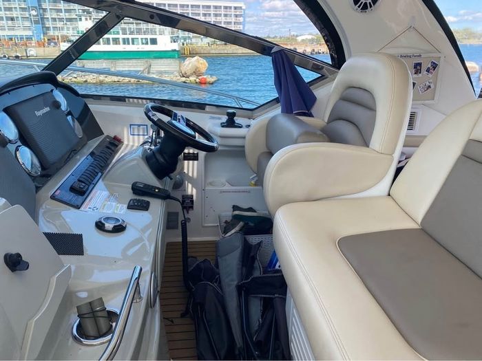 2012 Sea Ray 390 Photo 22 of 42