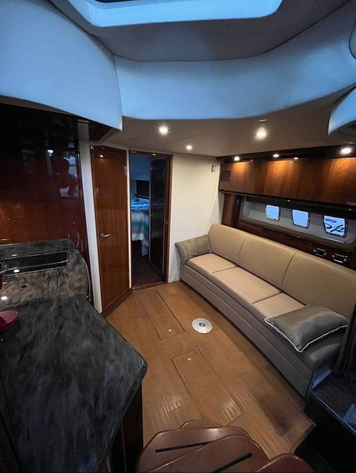 2012 Sea Ray 390 Photo 26 of 42