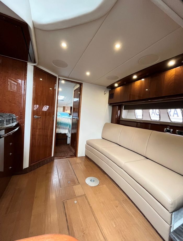 2012 Sea Ray 390 Photo 27 of 42