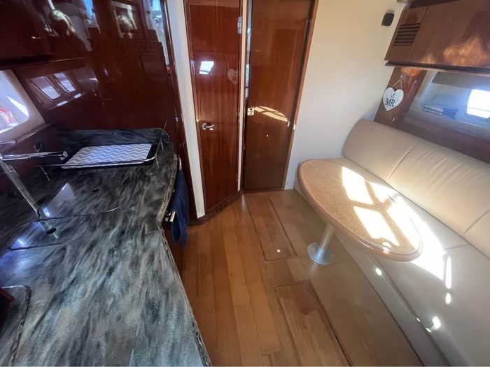 2012 Sea Ray 390 Photo 29 of 42