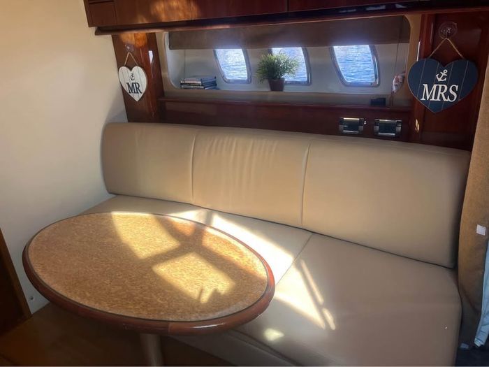 2012 Sea Ray 390 Photo 30 of 42