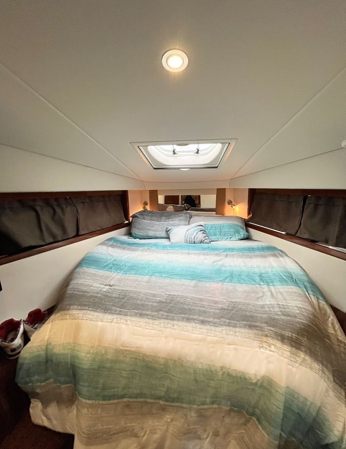 2012 Sea Ray 390 Photo 32 of 42