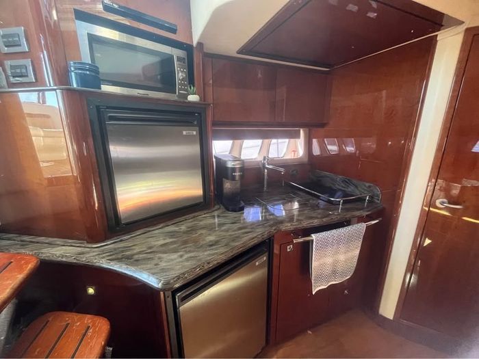 2012 Sea Ray 390 Photo 33 of 42