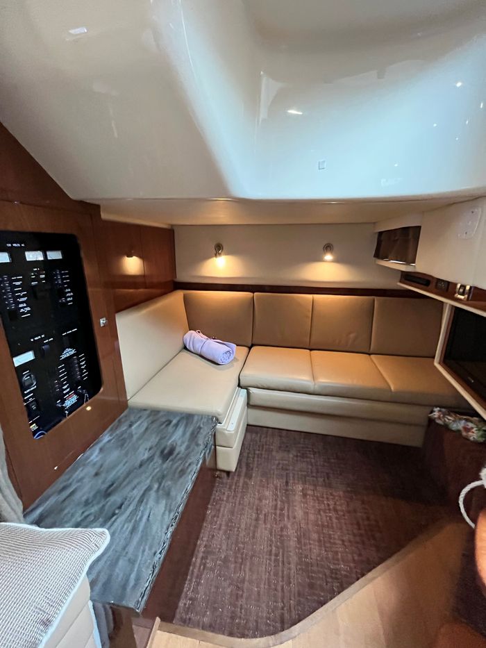 2012 Sea Ray 390 Photo 36 of 42