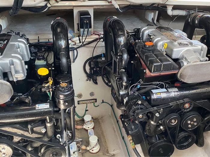 2012 Sea Ray 390 Photo 39 of 42