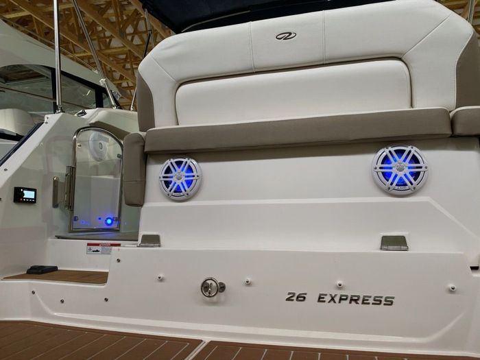 2017 Regal 26 Express Photo 10 of 10