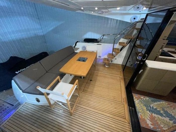 2017 Prestige Yacht 560 Fly Sedan Cruiser Photo 6 of 24