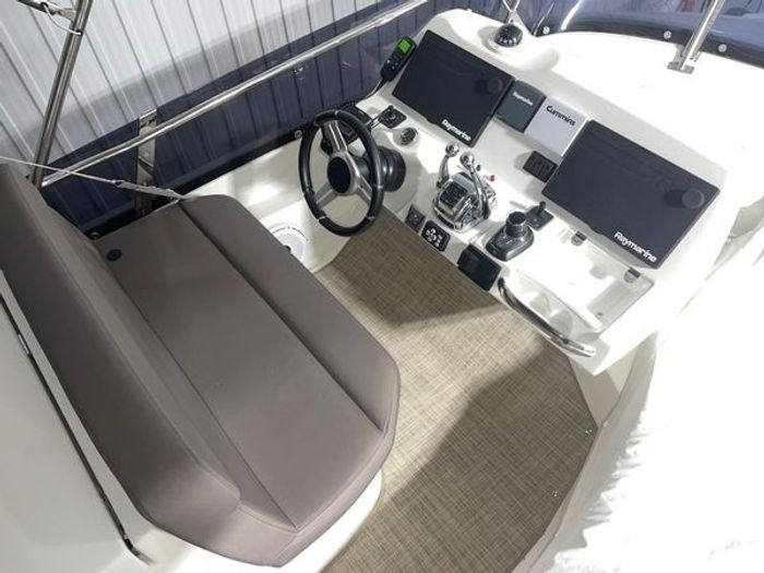 2017 Prestige Yacht 560 Fly Sedan Cruiser Photo 9 of 24