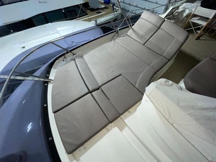 2017 Prestige Yacht 560 Fly Sedan Cruiser Photo 10 of 24