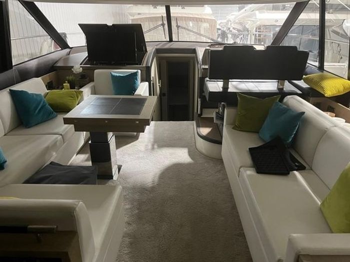 2017 Prestige Yacht 560 Fly Sedan Cruiser Photo 16 of 24